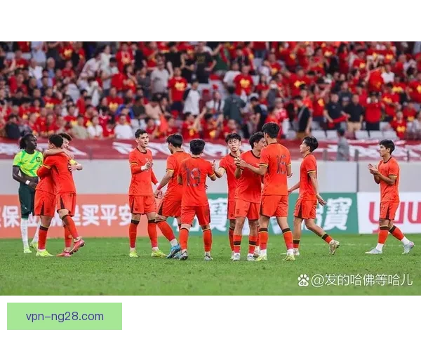 中国男足客场遭卡塔尔逆转判罚争议引发热议 中国男足客场遭卡塔尔逆转判罚争议引发热议